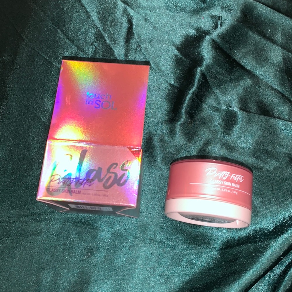 Touch in sol glassy skin balm